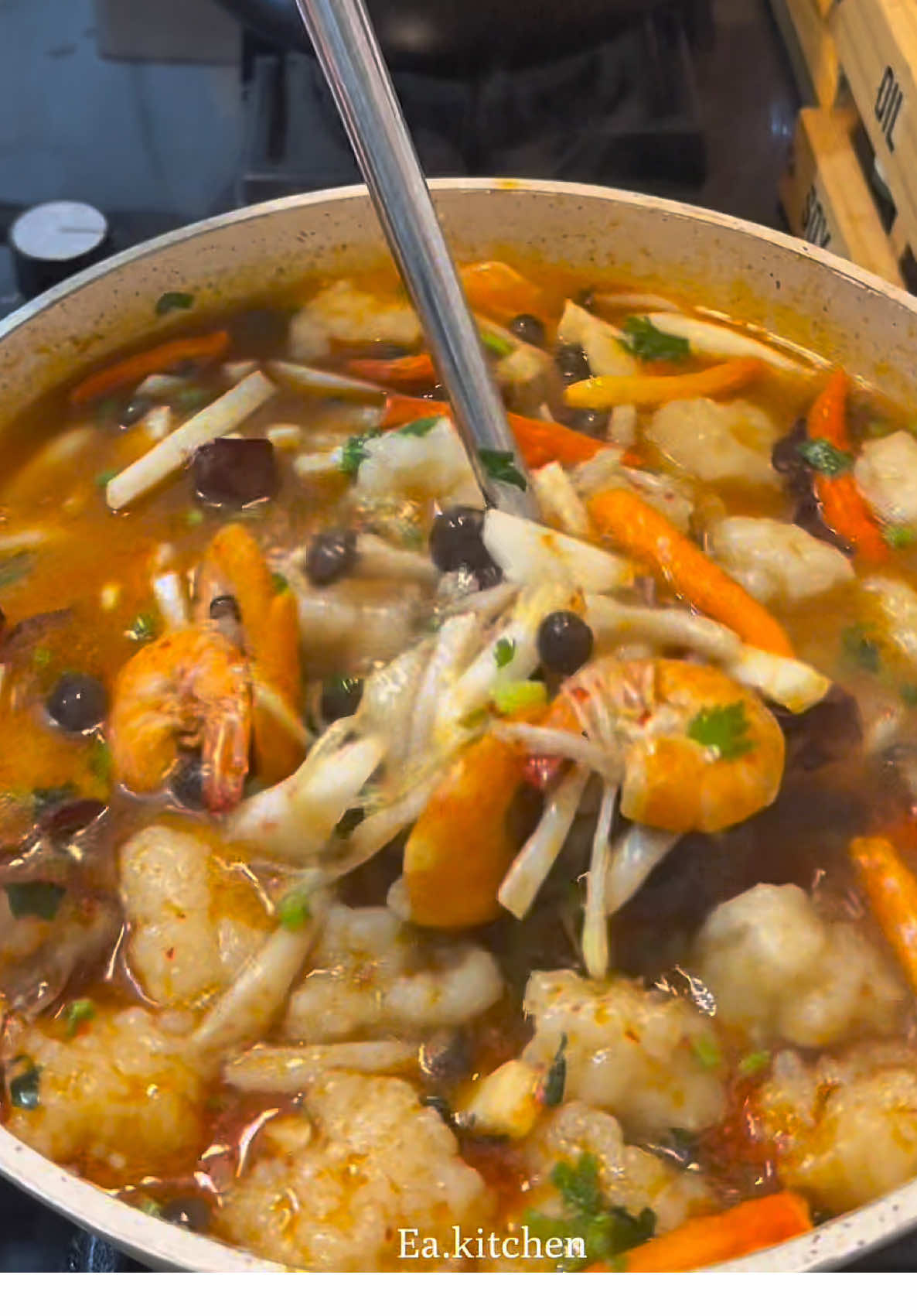 Tekwan kuah merah & pindang ikan patin