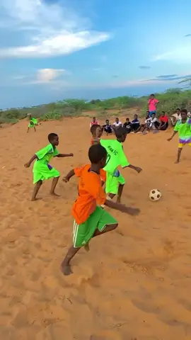 Muxuu uqalmaa vedeogan🔥@cade love production🎙🇸🇴🇭🇹 @Qadarrihino17 #fyp #fyp #israacgoosgoos #israacgoosgoos #viral 