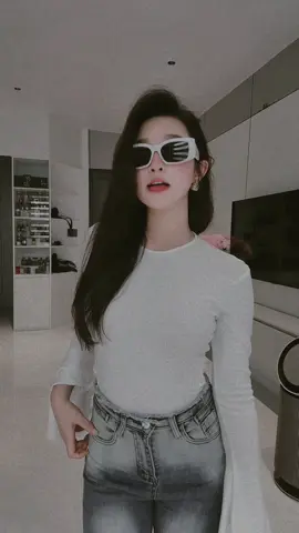 Em chẳng thấy :)))