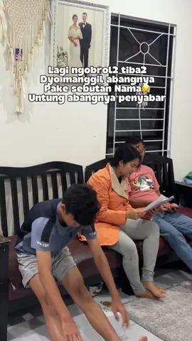 Ada ada ajah Dyo manggil abang nya pake sebutan nama, kaget gak sih