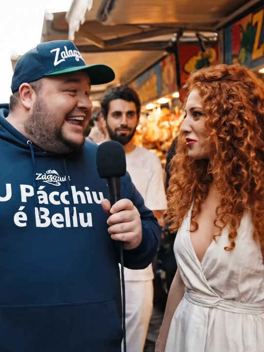 Capisco che è doppio senso ma non si può sbagliare sempre!!!  #ai #video #videodivertenti #intelligenzaartificiale #comicità #chef #risate #risatepertutti #ridere #ridereinsieme #videoai #palermofood #foodtok #barzellette #humoritaliano #barzelle #barzellettedivertenti