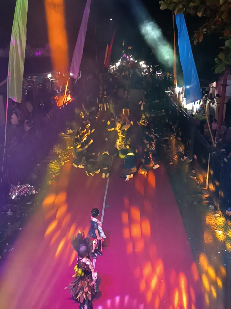 perform srikandi crew x br audio jember karnaval desa karangsemanding #karnavalkarangsemanding  #srikandicrew  #bamburuncingaudiojember  #braudiojember  #soundviral 