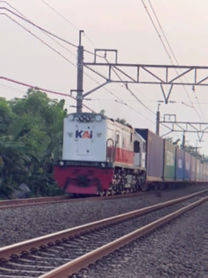 Aduh Mas²  #kai121🚂🚂🚂 #quoteskeretaapi #railfans #railfansindonesia #keretaapi 