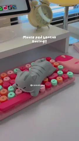 Barang random tapi berguna bgt buat yg kerjanya di depan pc✨💕 #mousepad #baranglucu #cat #kucing 