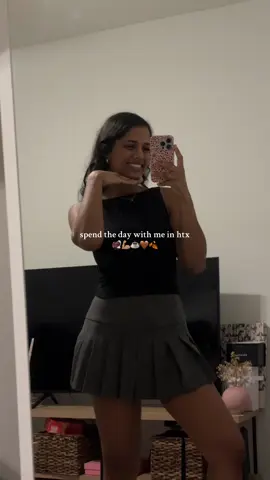 two tone coffee is elite #houston #htx #spendthedaywithme #houstonfood #Vlog #houstoncoffee #outfit #makeup #grwm 