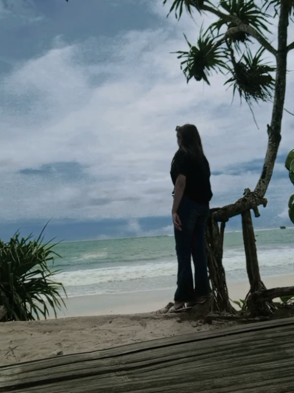 ombaknya terlalu besar,perahuku terlalu kecil  🌊🌊 #sea #beach #trend #pesonaindonesia #song 