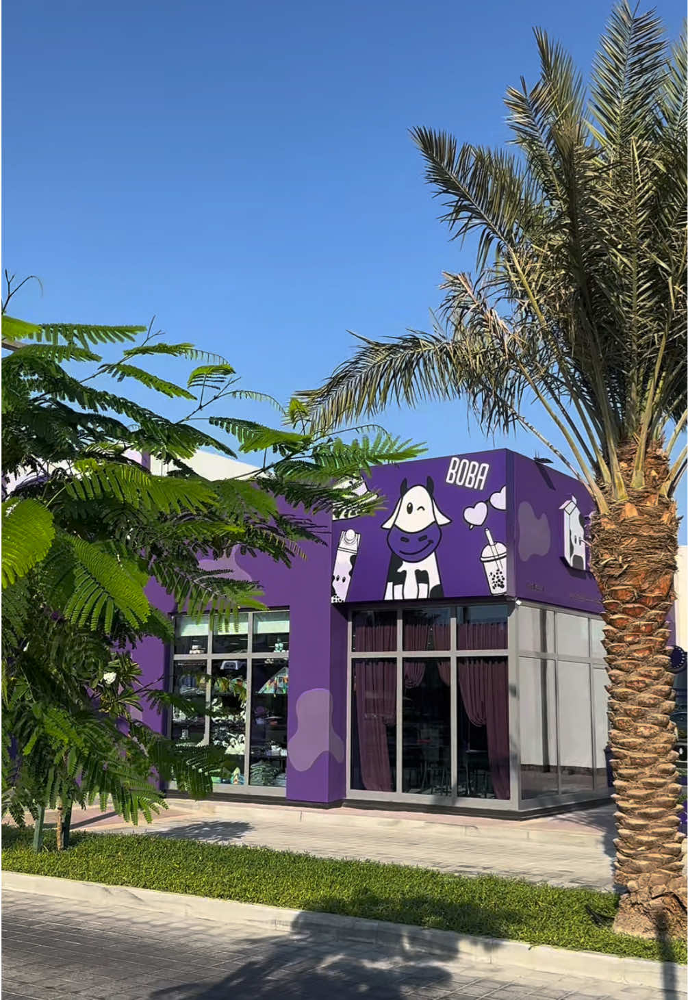 شوفوا معاي اجدد و أجمل و اكبر فروع ميلكد 😍🐮🍦❤️ في البحرين في مدينة حمد و هو اول فرع فيه درايف ثرو  @milkd.bh  و لا تفوتكم نكهات الايسكريم الجديده الروعه 😍🍦❤️ اللي كل مره يبدعون بنكهات جديده و شوفوا معاي شراحة جلساتهم الداخليه و أكيد الكل عارفين إبداعهم مو بس بالايسكريم 😍🍦❤️ مبدعين ايضاً بمنتجاتهم الروعه  و على فكرة عندهم فعاليه رسم 🥳🎈🎈🎈 تقدرون ترسمون و تكتبون عبارات عن إيش كثر تعشقون ميلكد  و لا تنسون تستفيدون من تجميع النقاط  موقعهم مدينة حمد قرب مجمع الريف #البحرين #جديد_البحرين #bahrain #مطاعم_البحرين  إعلان