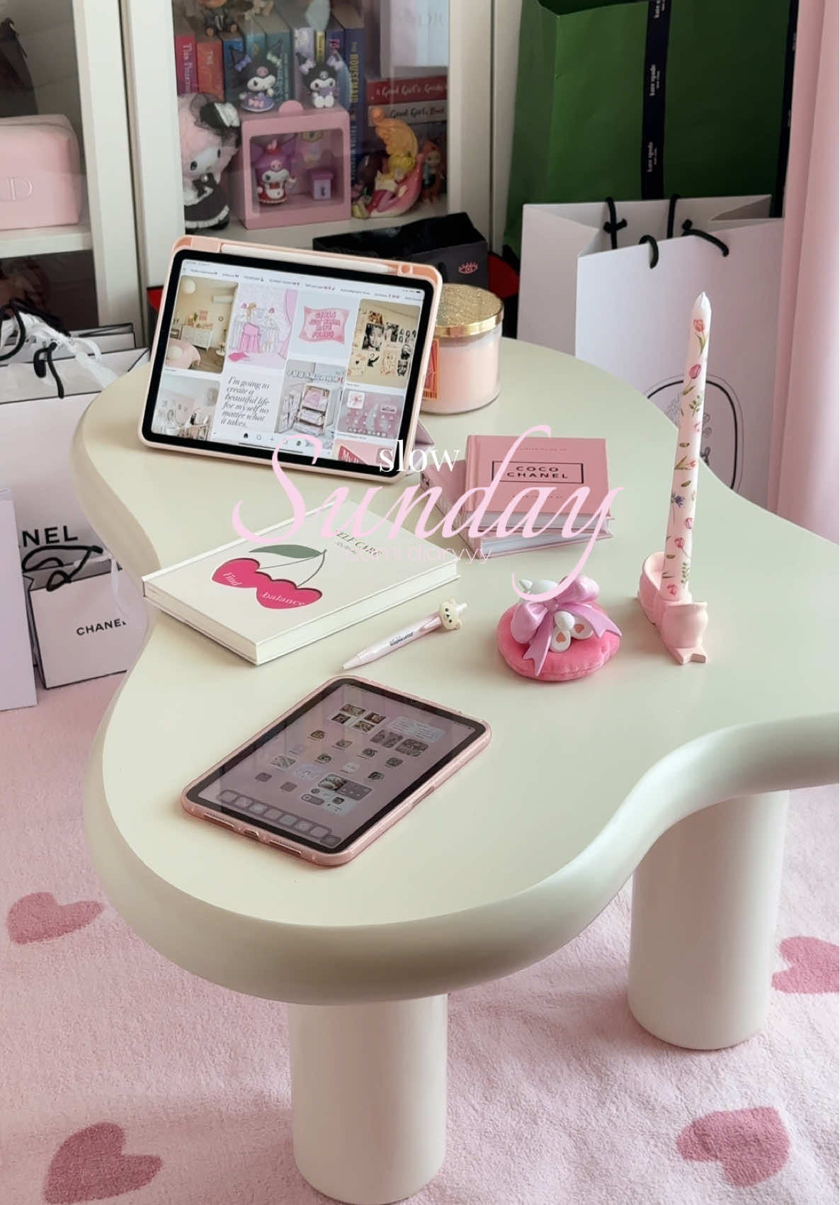 Home feels sweeter on a Sunday.🧘🏻‍♀️💭🎀🩰🩷🌷 #room #pink #slowmorning #aesthetic #softlife 
