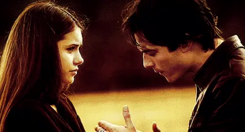#gif #elenagilbert #fyp  #vampirediaries #damonsalvatore 