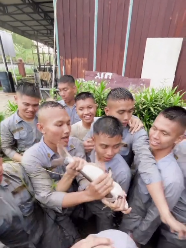 disetiap pertemuan pasti ada perpisahan #perpisahantermanis  #sekolahkedinasan  #awalktoremember #ingatbtsnya  #berandafyp 