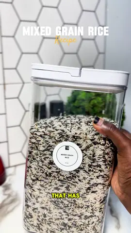 Spoiler alert: it tastes like waakye oo 🤭🤭 I’m not sure if it’s the pigment from the black rice, or the fact that lentils are part of the beans family… but my taste buds are on point because the resemblance is crazy 😂 #homecheffskitchen #healthylifestyle #healthyfood #mixedgrains 