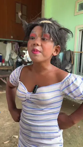 ឃើញឈើច្រត់ញុមអត់ 🤣 @Sreymom Sy 