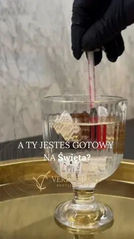 ✨ Święta coraz bliżej… ✨ A to oznacza, że to ostatni moment, aby zadbać o siebie i zaplanować zabiegi, które dodadzą Wam blasku w tym wyjątkowym czasie! 💫🎄 Jeśli chcesz cieszyć się gładką, świeżą i wypoczętą skórą to teraz jest najlepszy czas, aby umówić wizytę. ⏰💉   Napisz 📩 lub zadzwoń 📲 796 445 445  📍Reda ul. Wejherowska 71  