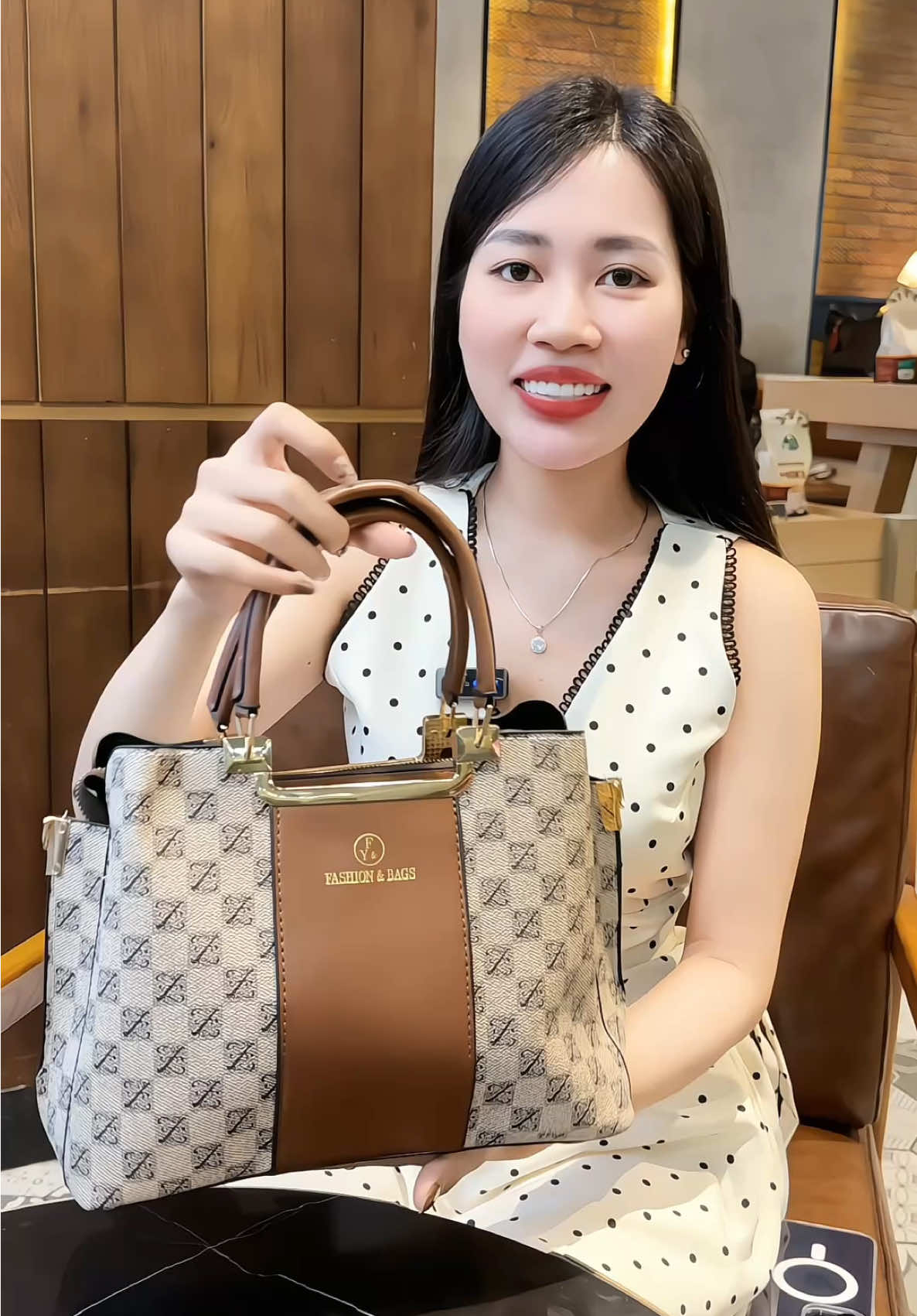 Túi xách to 4 ngăn sang quá ce #tui#tuixach #tuideocheo #tuixachnu 