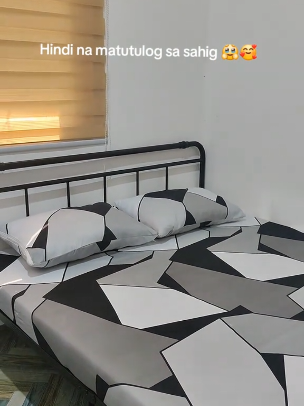 Napakasolid ng bed frame na to! 😭 Hindi na matutulog sa sahig 🥹 Thank you, Lord! ❤️ #bedframe #queensizebedframe #metalbedframe #tiktokfinds #bedsheets 