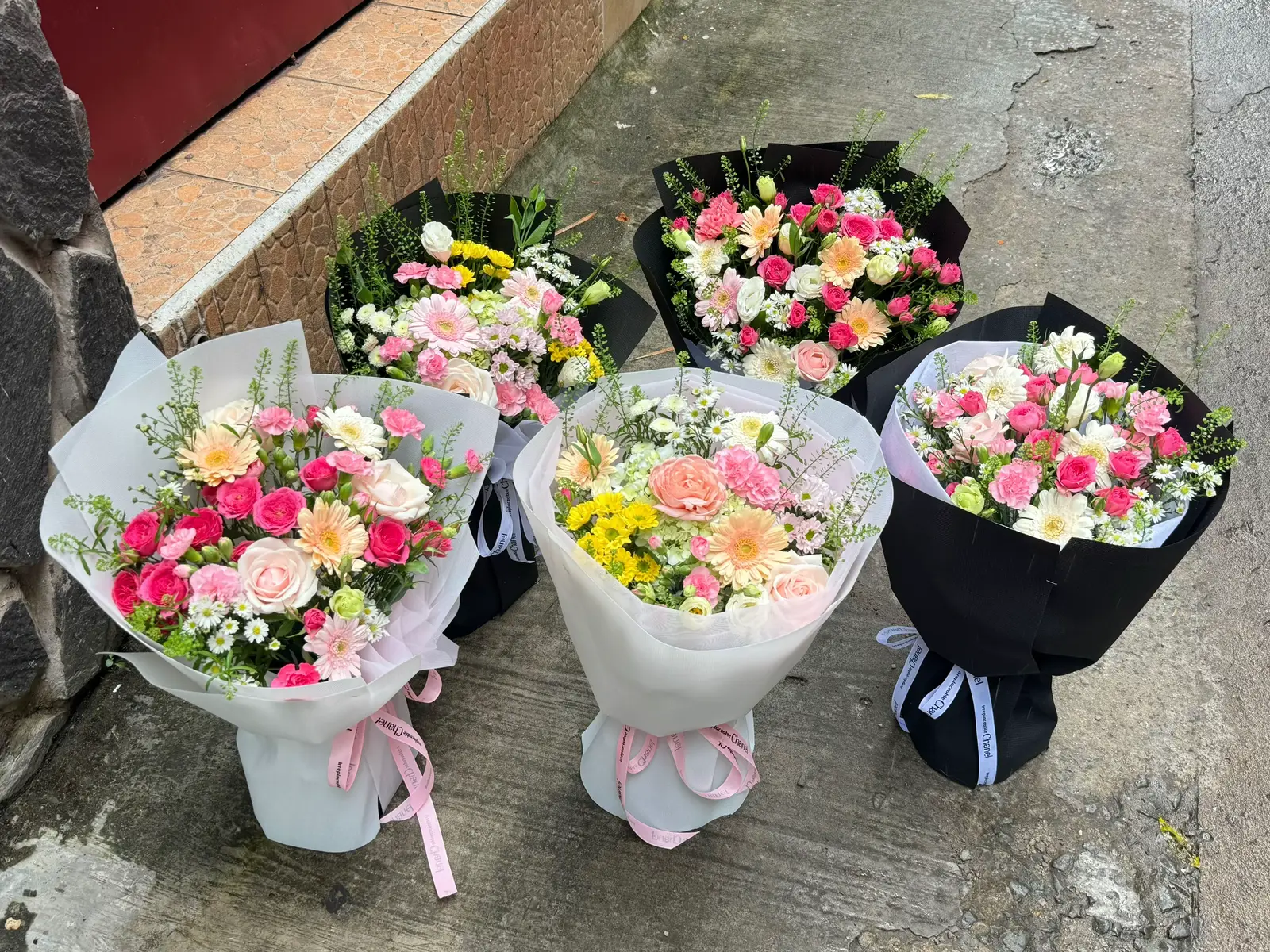 #floralblooms #hoagiare #xhtiktok2025 #hoatotnghiep #flowers 