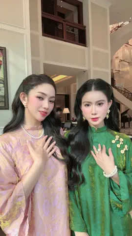 2 chị emmm kiều kiều- vân vân , đi đón xuân đầu năm 😍#fyp #xuhuongtiktok #tet2026 #xuan #aodaivietnam #aodai #xuân #xuhuong @Tâm Tuệ Anh - Trạm Chữa Lành @Tiên Thanh @Nương nhờ cửa Phật 