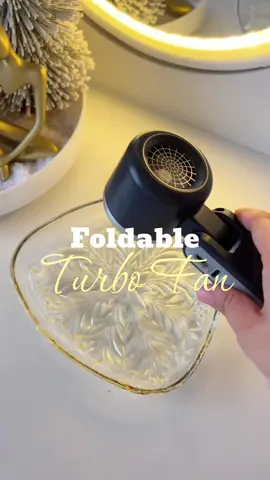 Affordable Foldable Turbo Fan . Ang ganda nito ang tagal malowbat at ang lakas ng hangin . #turbofan #handheldfan #affordablefan 