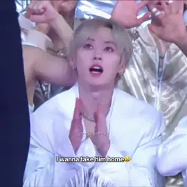 this silly little creature just can’t hide its cuteness😭❤️‍🩹  #leeknow #minho #straykids #skz #kpop 