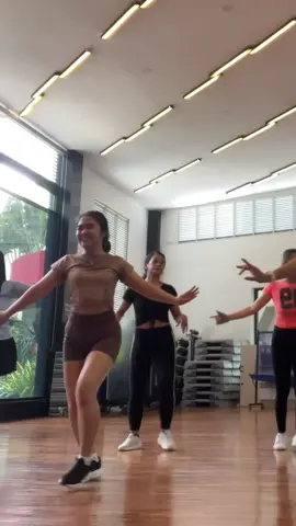 di wei sing pinter goyang malah milih sing pinter bilyard an 😌