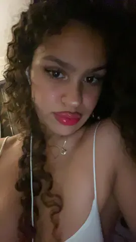 let’s kiss  #rainyday #humor #hair #hot 🔥