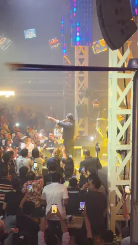 ឣធិរាជ😘