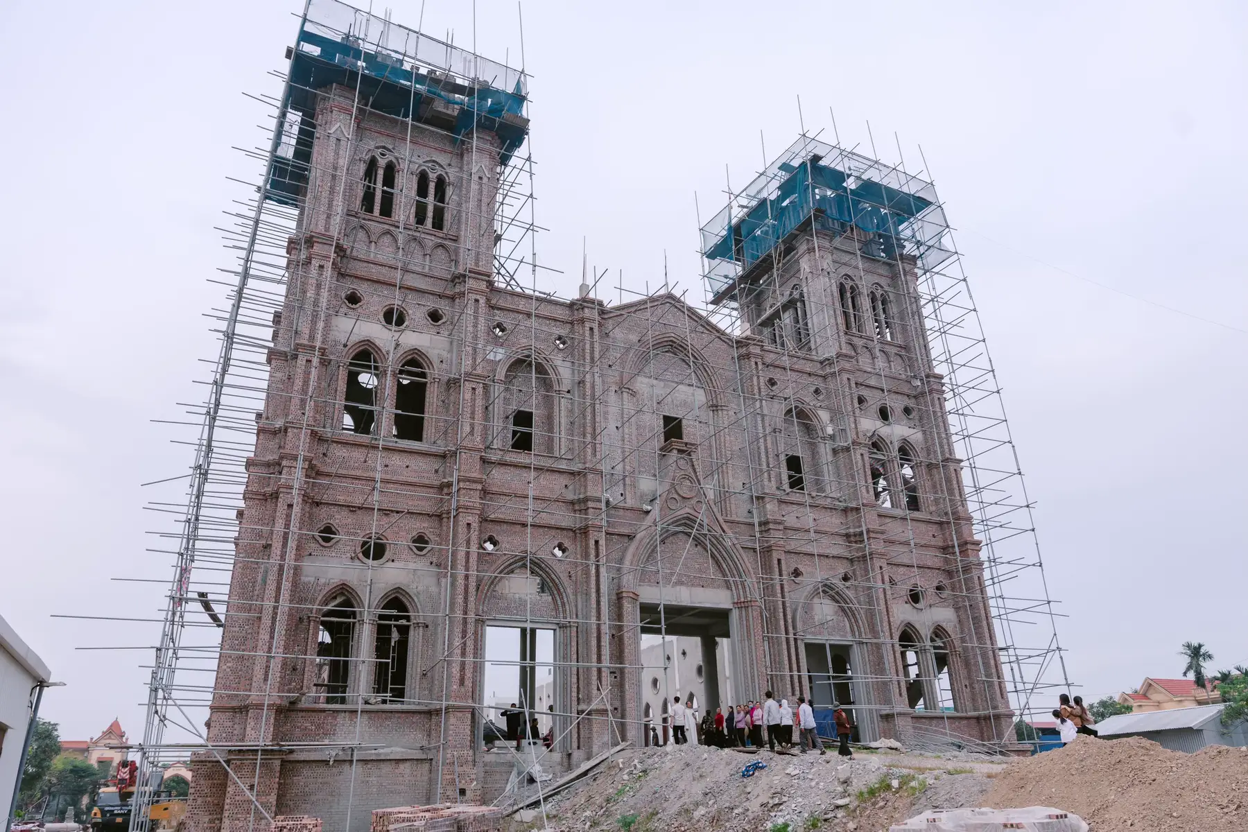 Ngày 16/11/2025 Giáo xứ phú hải dựng cột nhà thờ gỗ #xuhuong #xuhuongtiktok #TikTokAwardsVN 