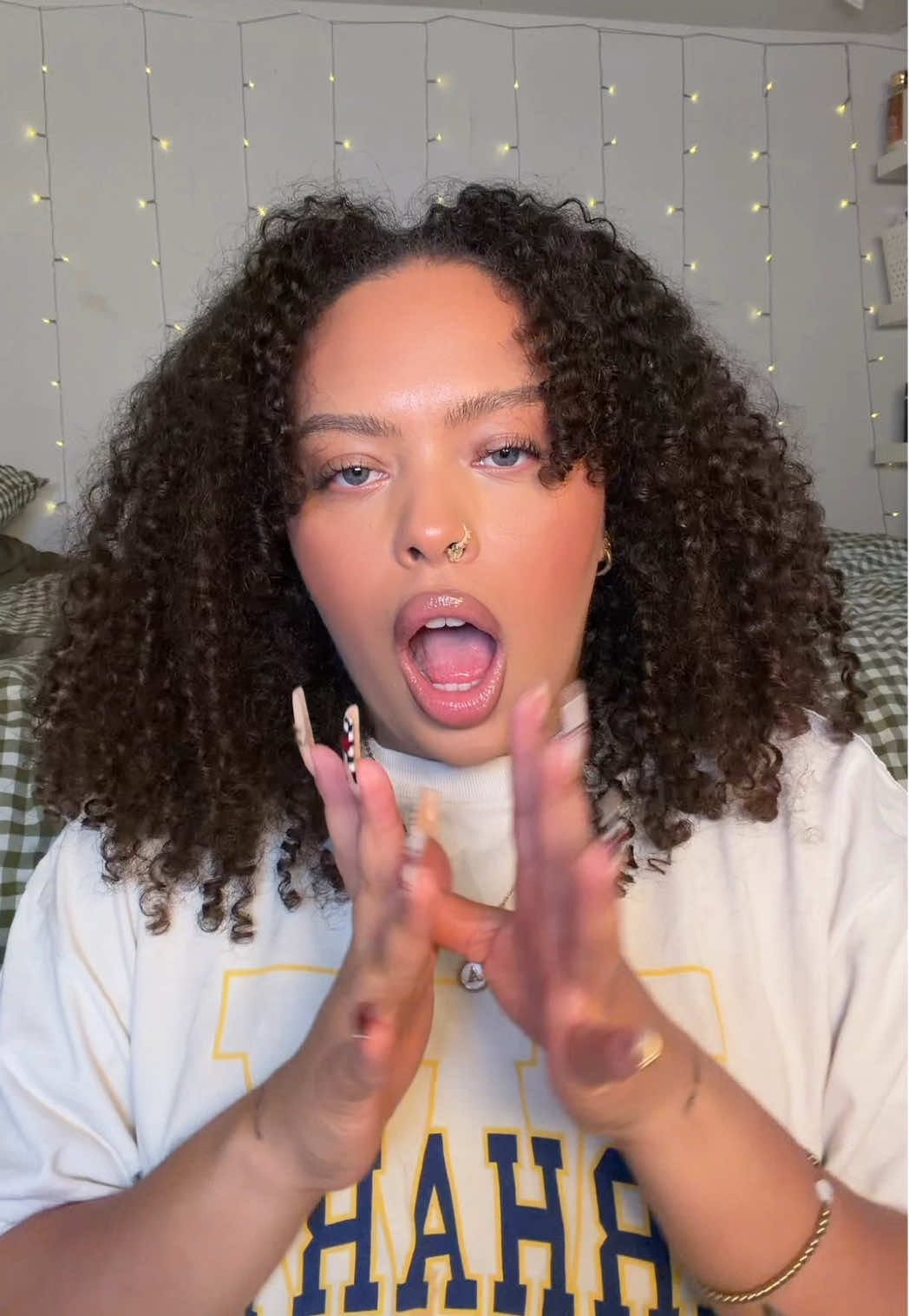 me and shampoo fight istg!!!! if it’s not feeling like foamy condish i’m outta here 🤣🤣🤣 #shampooforcurls #curlyhairtalk #curls @Kérastase @Camille Rose Naturals EU @Camille Rose @RedkenUKI @Olaplex @Shea Moisture UK 