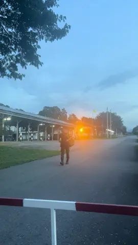 ต่างคนต่างหน้าที่ รอใบปลดทำงาน😳🩵  @บัง หม่ำ👳‍♀️🩵 #สาวหนองบัวลําภู #แฟนทหาร #ร21พัน2รอ #ค่ายนวมินทราชินีชลบุรี  ##ชลบุรี