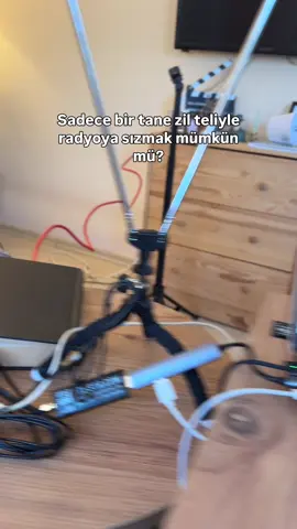 ⚠️ Bu videoda gösterilen Raspberry Pi tabanlı FM verici devresi tamamen eğitim ve deneysel amaçlıdır.  ⚠️ Bu bir eğitim / deney devresi, yasal frekans tahsisi olmadan gerçek yayın yapmak yasaktır. ⚠️ Yalnızca çok düşük güçte, kısa mesafeli, kimseyi rahatsız etmeyecek şekilde ve yerel radyo frekansı / telekomünikasyon mevzuatına uygun olarak kullanılmalıdır.  ⚠️ Bu gördüğünüz içerik kapalı bir ortamda, çok kısa bir antenle, izole bir ortamda oluşturulmuş ve pratikte hiç yayın yapılmamıştır.  ⚠️ Acil durum frekansları, lisanslı yayıncılar ve kamu servislerinin kullandığı bantlara müdahale etmek hem etik değildir hem de Türkiye dahil birçok ülkede suçtur.  ⚠️ Bu içerik, izleyicilere RF teknolojisinin çalışma prensiplerini öğretmeyi ve olası kötüye kullanımlara karşı farkındalık kazandırmayı amaçlamaktadır. Teknolojinin neler yapabileceğini öğretmeyi veya ülkemizdeki bu konulardaki Türkçe içerik eksikliğini kapatmayı amaçlamaktadır. ⚠️ Herhangi bir yasa dışı kullanım sorumluluğu tamamen kullanıcıya aittir.