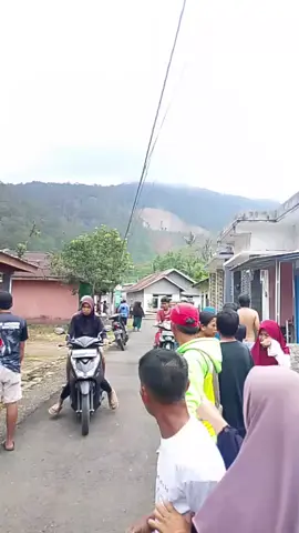 astaghfirullah hari ini longsor di dusun situkung pandanarum BANJARNEGARA... smoga SEMUA sllu dlm lindungan allah 🤲🤲