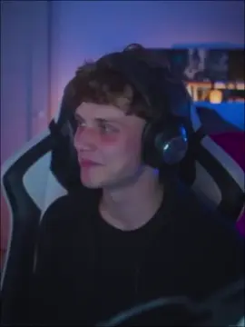 сегодня на шаблонах @Ваня Дмитриенко #вреки #активвернись #ванядмитриенко #глобальныерекомендации #дмитриенкованя 