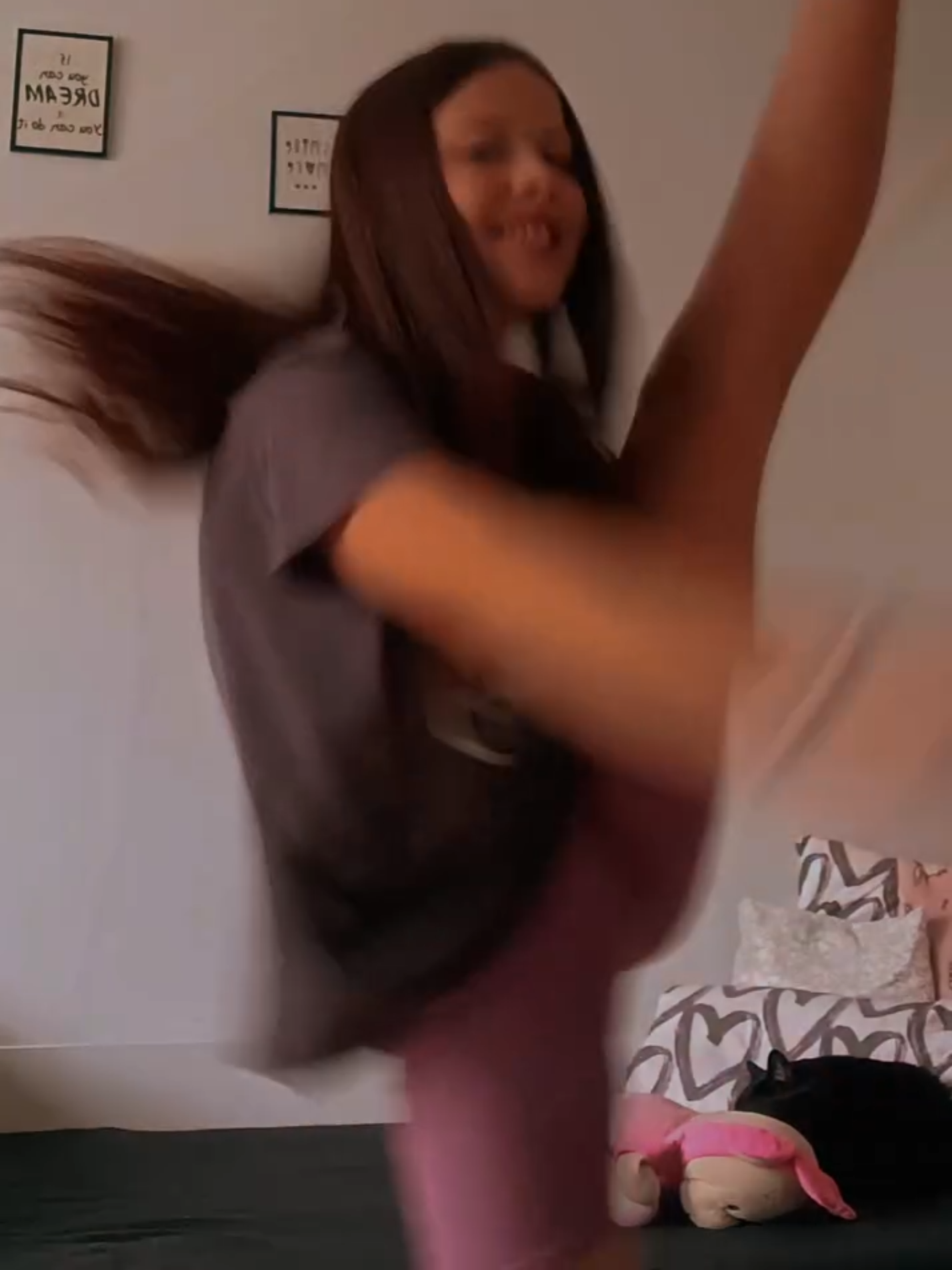 Hejkaaa, próbowałam dodać dziś figurkę gimnastyczną do tańca XDD #fyppppppppppppppppppppppp #gymnastics #teen #fypシ #OOTD