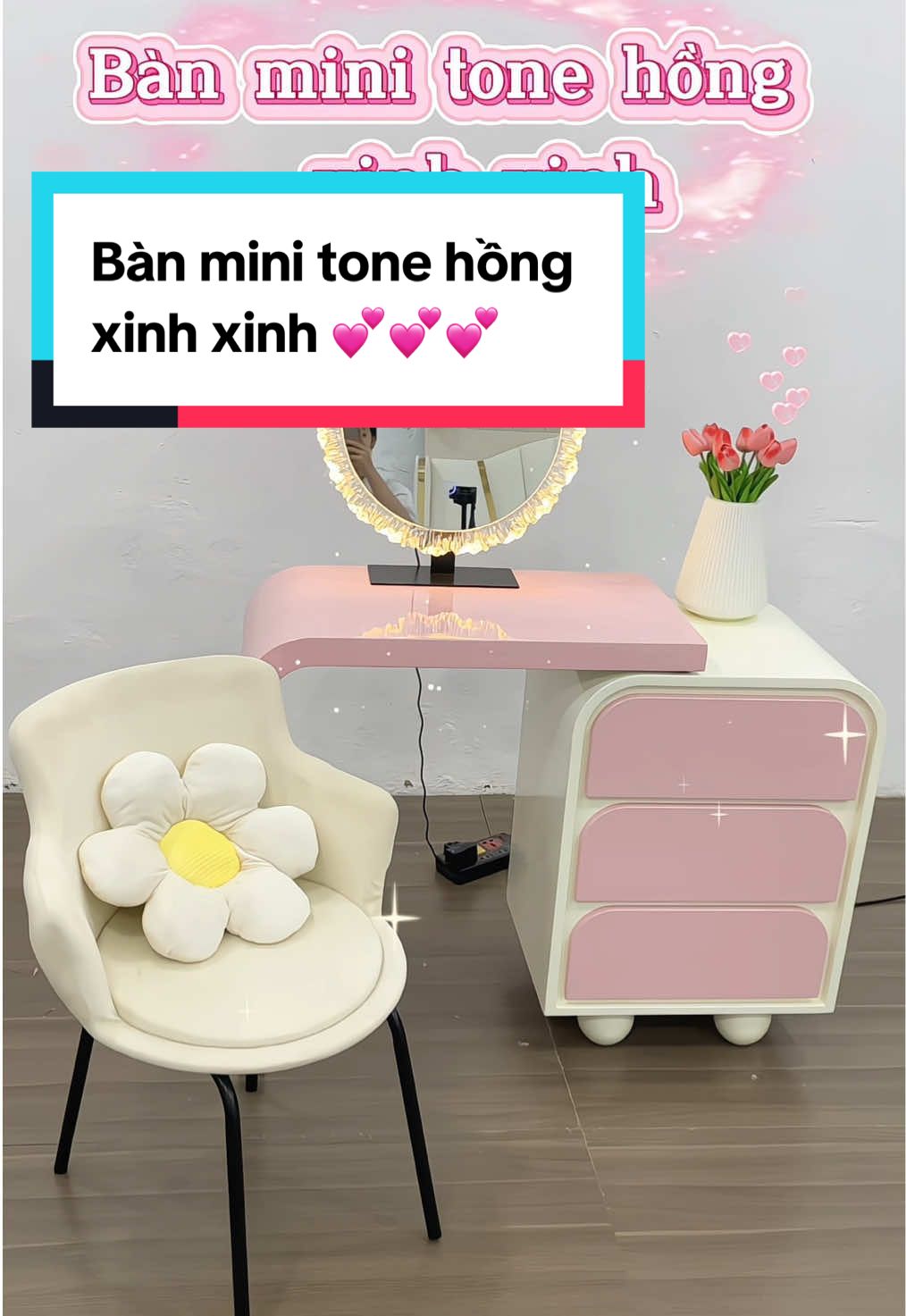 Mẫu bàn mini tone hồng xinh xinh mà các chị em săn đón dạo gần đây ạ . Nay em lên video quay cận cảnh em nó đẹp đến tình chi tiết là có thật các nàng nhé . #bantrangdiem #noithatcinihome #xuhuong #decor 