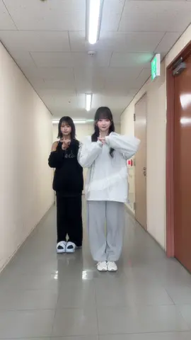 今日おぎちゃんと踊ったよ😼🤞🏻(？) ⁡#江戸走り界隈 ⁡⁡@尾木波菜 