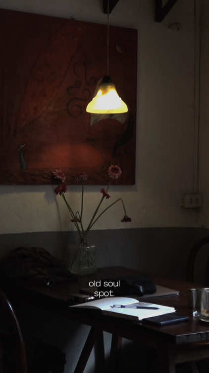 old soul spot. #caphe #cafe #chillvibes #reviewcafe #hiddencafe #vintage #coffeetime #coffeeholic #hanoi #hwydng 