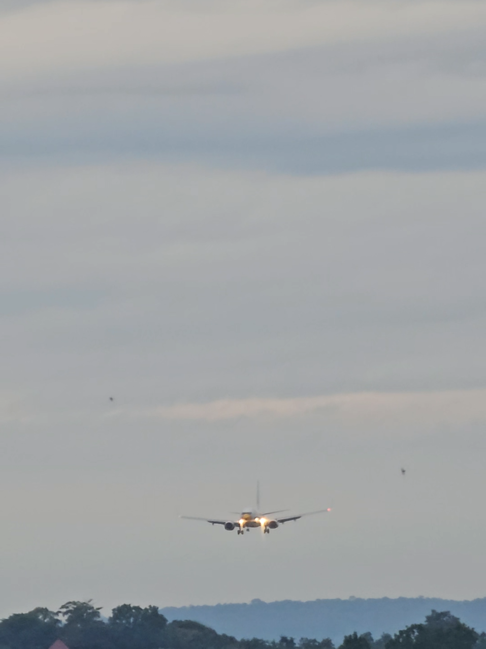 สกลนครอากาศเริ่มเย็นอีกละนะ  ✨️  #approach #landing #b737 #airplane 