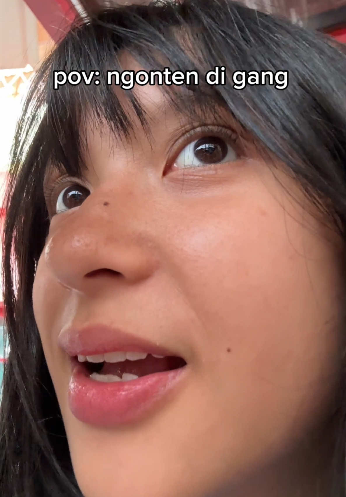 kalo diliatin ibu-ibu aku seneng bgt dan cuek ajaa 😍