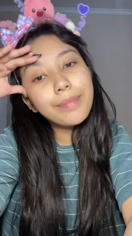 Ada aja cerita pocica hari ini, untung gue sabar ya 🤒 Maaf gaes agak lemes lagi anemia untung aja ada andalan @livronb.plex 💛 #LivronBikinMoveOn