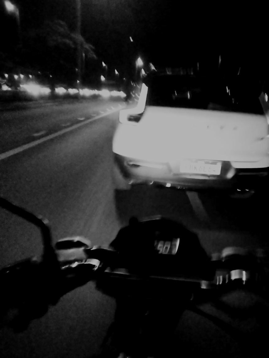 O amanhã tem a estranha mania de ser tarde demais... #moto #transito #trend 