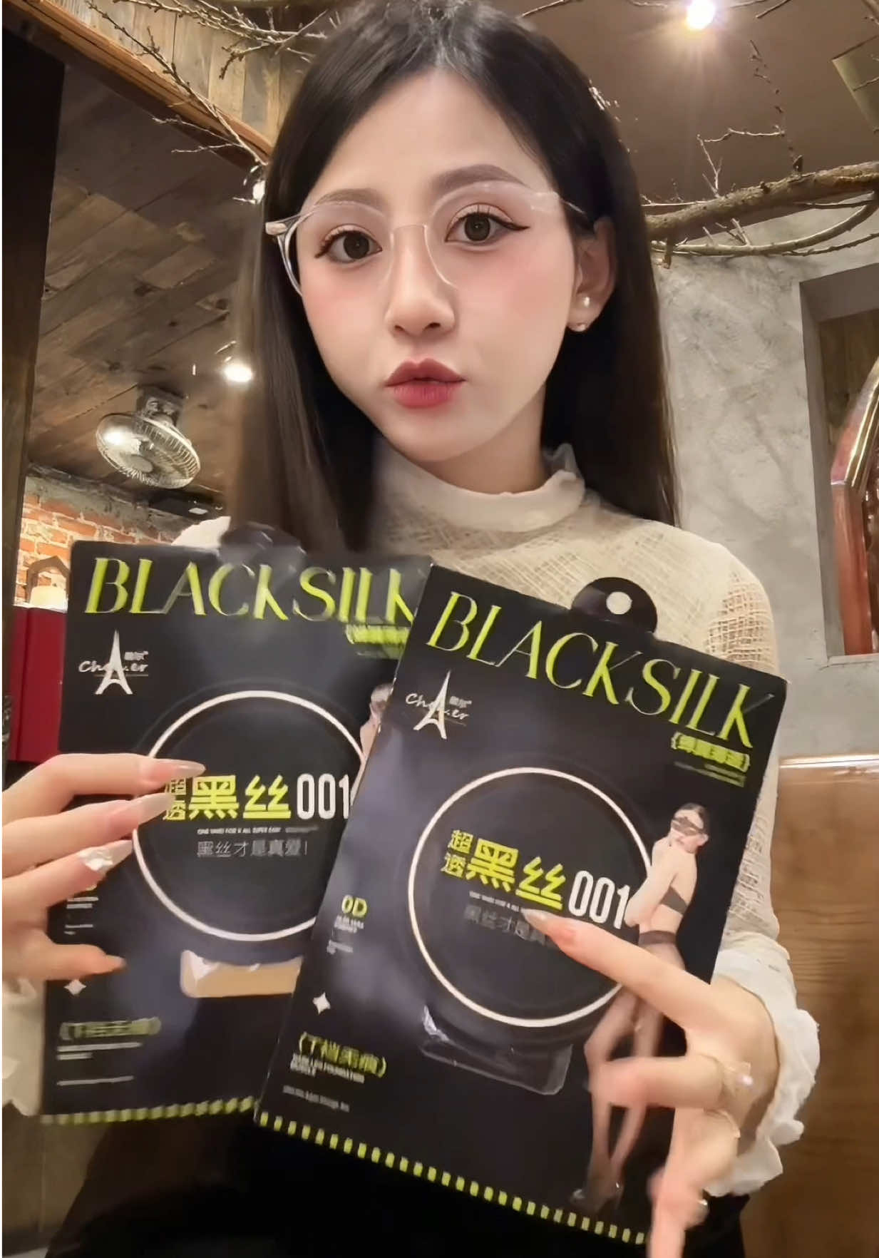 Công nhận mê mang lên siêu thật chân nha #quantattanghinh #blacksilk #quantat #review 