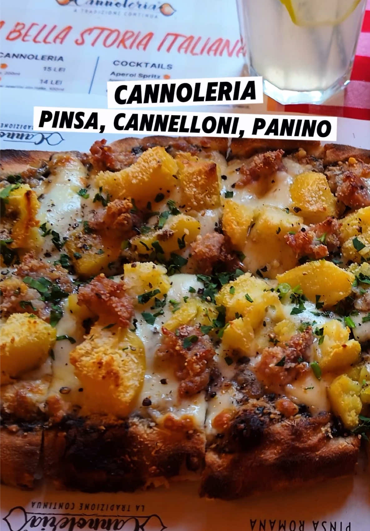 Asta e pinsa mea preferata din Bucuresti. Azi am incercat la @Cannoleria 3 preparate din noul lor meniu: Pinsa cu salsiccia: 60 lei Cannelloni cu ricotta: 55 lei Panino cu porchetta: 37 lei ✨AD✨ #savuroso #pinsa #panini #cannelloni #foodreview 