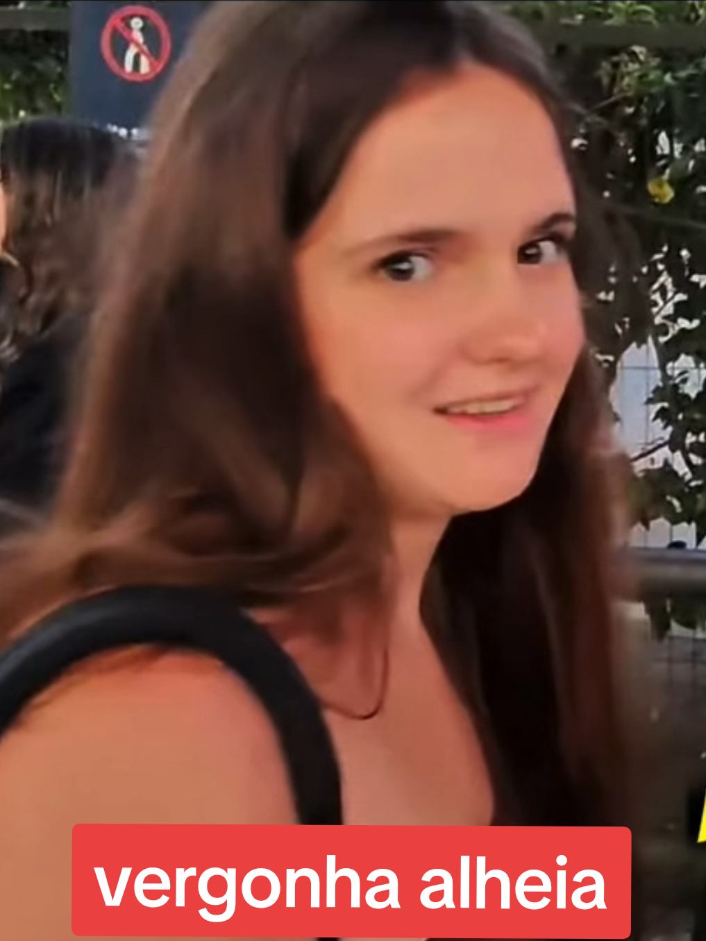 duvido você assistir até o fim sem sentir a vergonha no meu lugar... - tentando superar a timidez da pior forma...