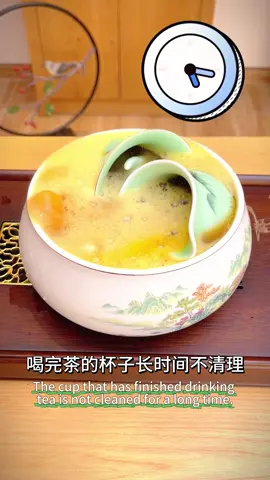 别嫌它便宜！杯子发黄发臭？丢片泡腾片，倒入热水，等十几分钟，污垢全扫光，而且还有杀菌效果，玻璃杯陶瓷杯都可以，陈年水垢也能清理，家里备着超方便～#teastain #cleaning #homeessentials #limescaleremoval