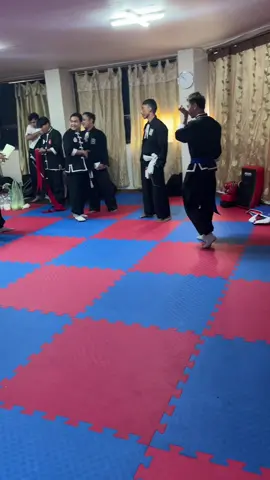 Kunjungan presiden silat korea selatan dan mas @Denny Aprisani di tempat sekertariat ikspi korea selatan  #ikspikoreaselatan #ikspi_kerasakti1980 #ikspikerasakti_indonesia #ikspipusatmadiun #jienshosakwayahwayah 