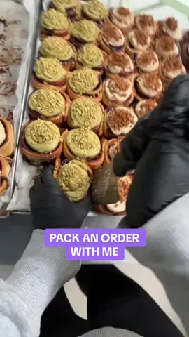 The Nut Roll + Pistachio latte = 🤤👌 #cinnamonroll #bakery #order #packingorders #christmas 