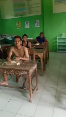 trimakasih pak prabowo. MBG ne tepat sasaran, mpon di dahar kaleh murid