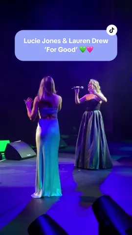 Still thinking about this incredible performance at Magic’s West End Christmas at The London Palladium 🥹 @Lucie Jones @Lauren Drew #wicked #forgood #musicaltheatre #elphaba #glinda 