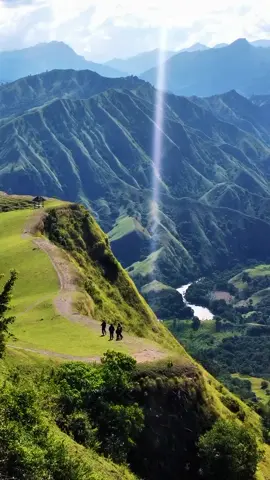 Tebing romantis #sulawesiselatan #toraja #ollontoraja #tebingromantistanatoraja 