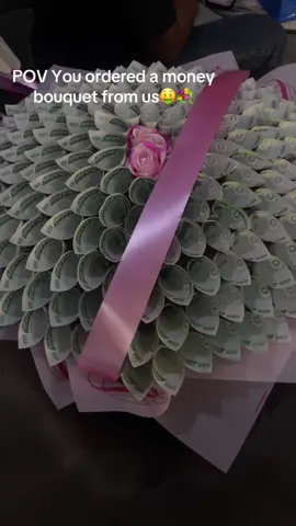 Another money bouquet out the door✨DM to order. #moneybouquet #ikotunbaker #foryoupage❤️❤️ #SmallBusiness #alimoshobaker 